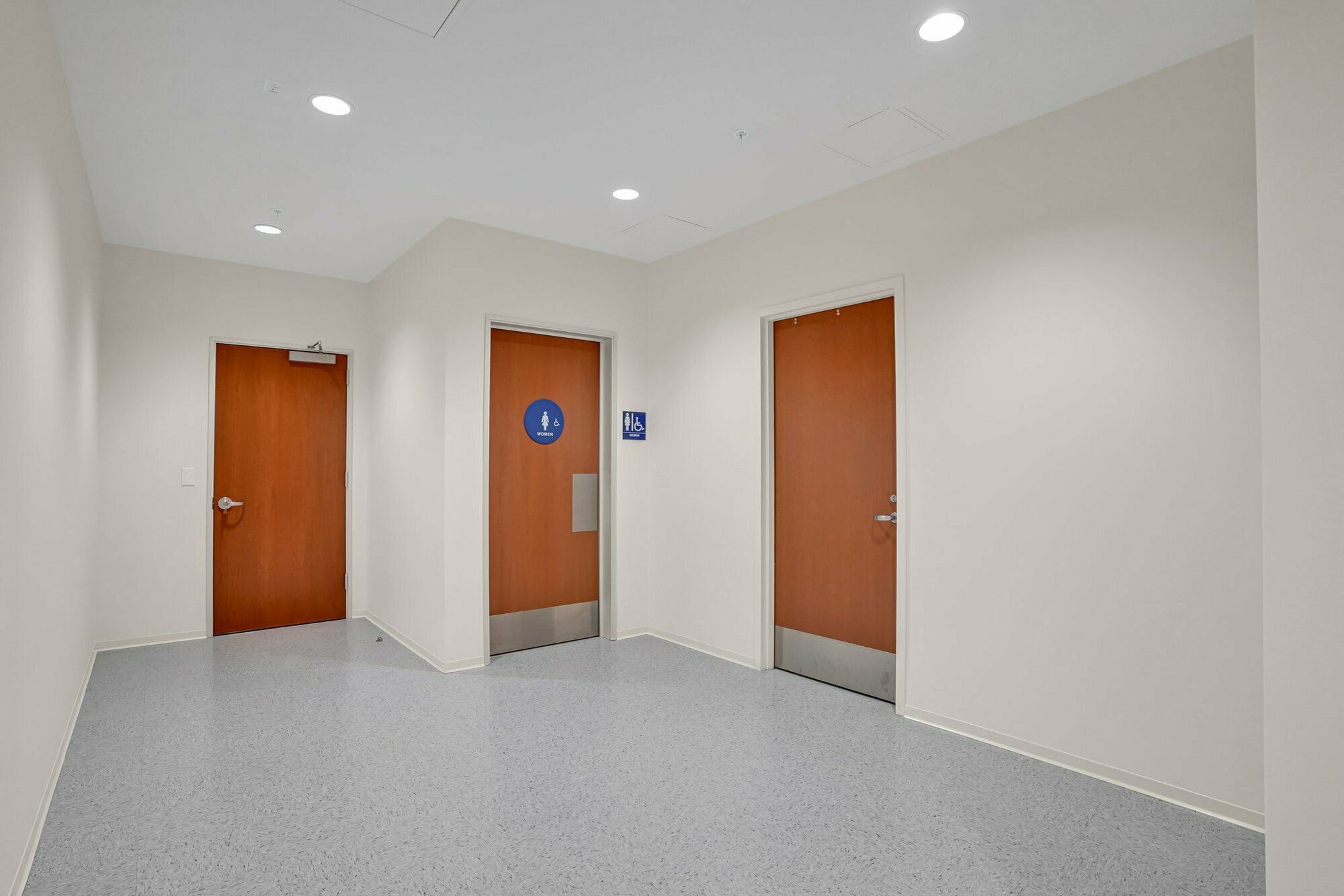OfficeBuilding/Commercial/LEASE